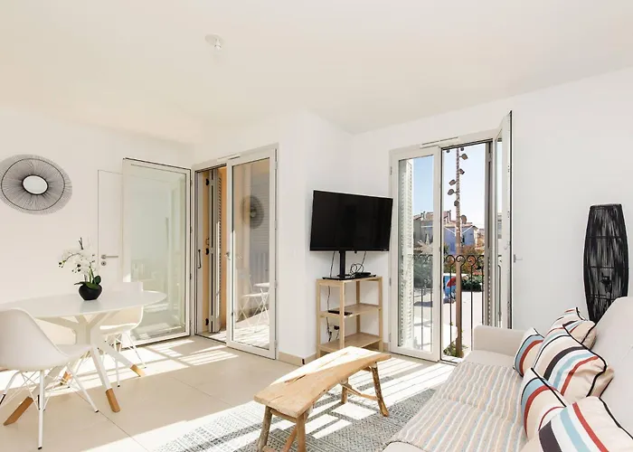 Calypso- Superbe Perle, Vieil Antibes, Wifi, Climatisation Apartment