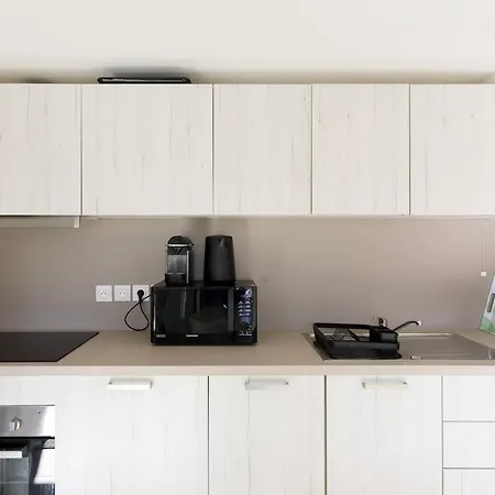 Apartment Calypso- Superbe Perle, Vieil Antibes, Wifi, Climatisation *