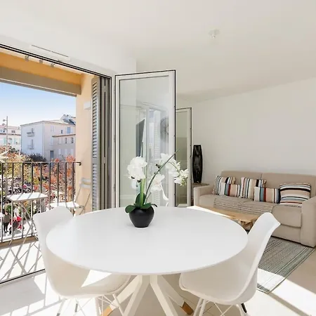 Apartment Calypso- Superbe Perle, Vieil Antibes, Wifi, Climatisation