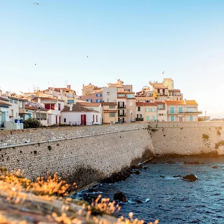 Calypso- Superbe Perle, Vieil Antibes, Wifi, Climatisation *
