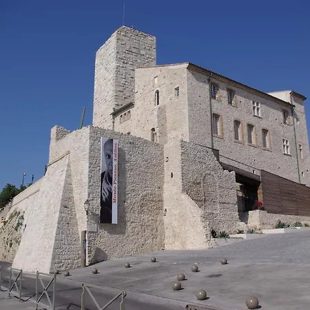 شقة Calypso- Superbe Perle, Vieil Antibes, Wifi, Climatisation *