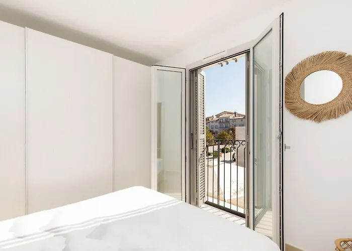 Calypso- Superbe Perle, Vieil Antibes, Wifi, Climatisation