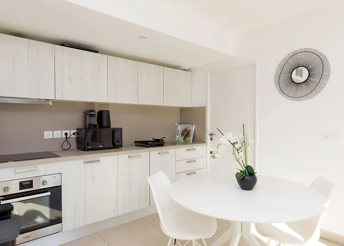 Calypso- Superbe Perle, Vieil Antibes, Wifi, Climatisation Lejlighed