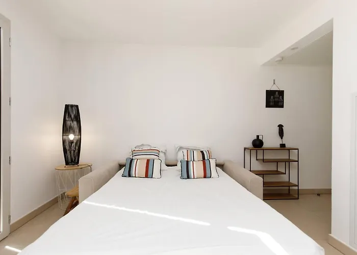 Lejlighed Calypso- Superbe Perle, Vieil Antibes, Wifi, Climatisation