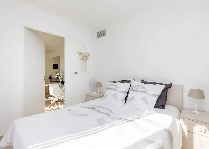 Calypso- Superbe Perle, Vieil Antibes, Wifi, Climatisation Apartment Antibes